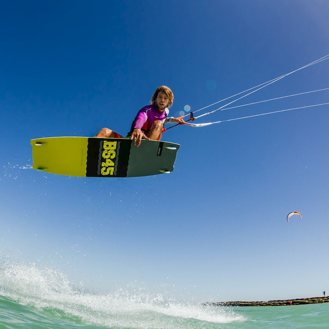 Kite Surf: Vuelo Sobre el Pacífico